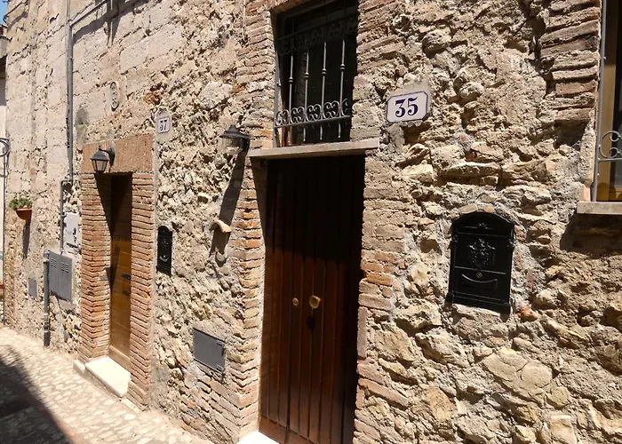 Scappo In Umbria, Casalina