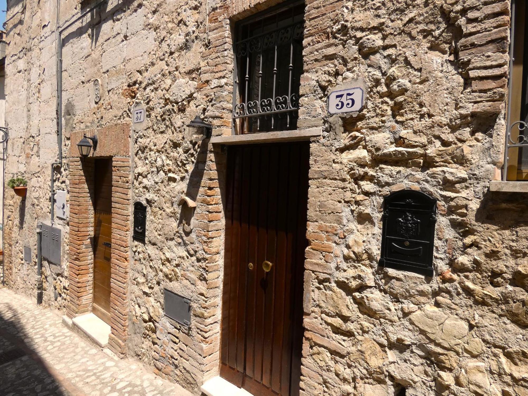 Scappo In Umbria, Casalina